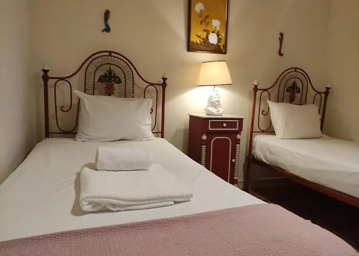 Classic 3br Sintra Near Beaches & Palaces 公寓